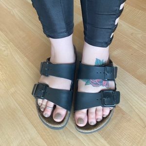 Size 8 black Birkenstock’s